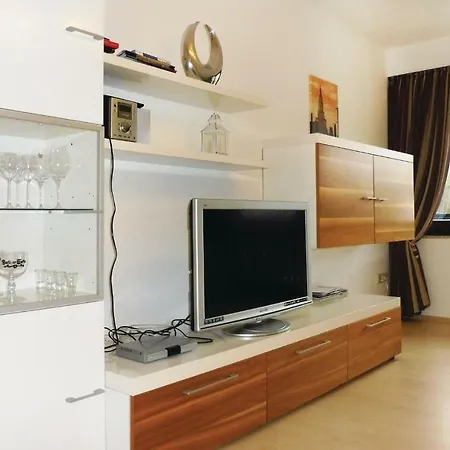 2 Bedroom In Apartment *
